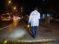 Izmir'de Alacak Verecek Tartismasi Silahli Kavgaya Dönüstü Açiklamasi 1 Ölü, 2 Yarali