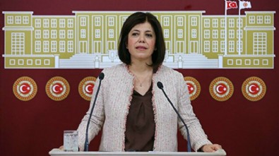 HDP'li Meral Danış Beştaş teröristbaşı Öcalan'ı 'barışın anahtarı' olarak tanımladı