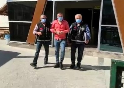 'Köpegimi Çaldin' Kavgasinda 2 Kisiyi Silahla Yaralayan Sahis Tutuklandi