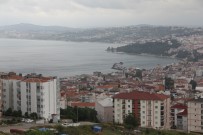 Bir Tarafta Dev Dalgalar Bir Taraf Çarsaf Gibi