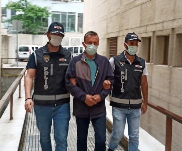 Bursa'da Hastasindan Ameliyat Parasi Istedigi Öne Sürülen Doktor Tutuklanarak Cezaevine Gönderildi
