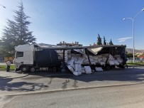 Kontrolden Çikan Tirin 6 Araci Biçtigi Anlar Güvenlik Kamerasinda