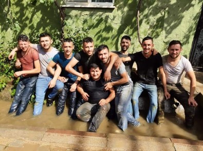 Bursa'da Dügünde Damada Derede Görülmemis Eziyet