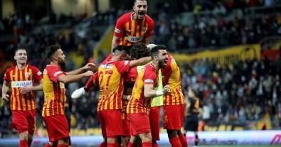 Galatasaray Kayseri'de fena dağıldı!