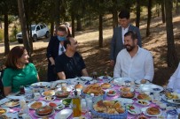 Geleneksel Sanatçilar Sindirgi'da Bulustu