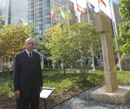 'Göbeklitepe'deki Dikilitaslarin Bir Sureti New York'taki BM Binasinin Bahçesinde Sergilenmeye Basladi'