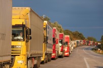 Hamzabeyli Sinir Kapisi'nda 25 Kilometrelik Tir Kuyrugu Olustu