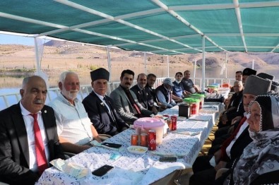 Kaymakam Bek, Sehit Yakinlari, Gaziler Ve Gazi Ailelerine Yemek Programi Düzenledi