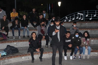 Kocaeli'de Yurt Eylemi Yapan Ögrenciler Ile Ilgili Ilginç Tespit