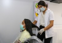 Mobil Kuaförde Saçlari Kesilen Ögrencilerin Yüzleri Gülüyor