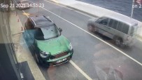 (Özel) Çalistigi Yalinin Önünde Duran Kadin Fizyoterapiste Otomobil Çarpti Açiklamasi Kaza Ani Kamerada