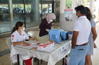 Seyahat Edemeyenler Otogarda Asisini Olup Yola Devam Ediyor