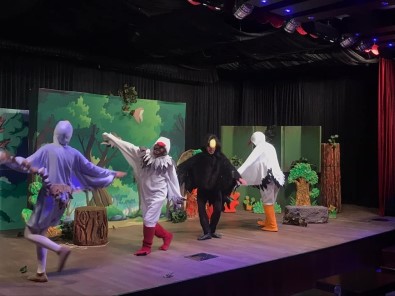 Sincan'da Her Pazar Tiyatro Rüzgari Esiyor