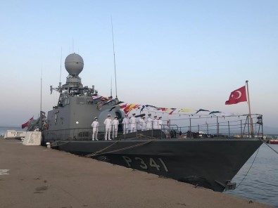 MSB Açiklamasi 'TCG Marti Hücumbotumuz Bozcaada'ya Liman Ziyareti Icra Etti'