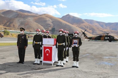 Sehit Eser Için Hakkari'de Tören Düzenlendi