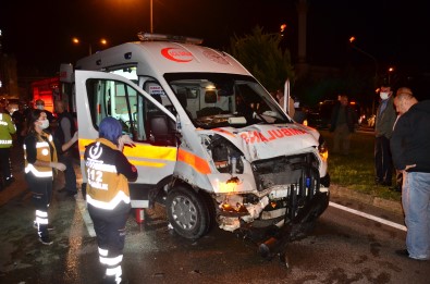 Ambulans Ile Hafif Ticari Aracin Çarpistigi Kaza Kamerada