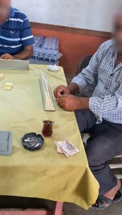 Adana'da Kumar Oynayan 11 Kisiye 14 Bin 696 Lira Ceza