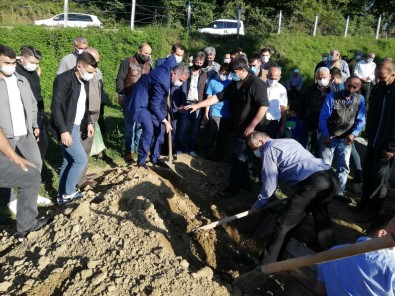 AK Parti Ilçe Baskaninin Aci Günü