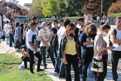 Edirne'de Ögrencilerin 'Kent Kart' Çilesi