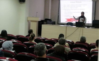 Erzincan Refahiye Ilçesinde Aile Egitim Programi Kapsaminda 'Aile Içi Iletisimin Temel Unsurlari' Konulu Egitim Verildi