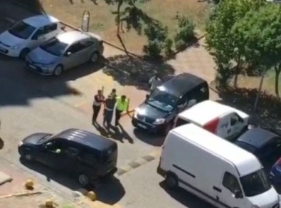 Evlere Girmeye Çalisan Hirsiz Suçüstü Yakalandi, Kovalamaca Ani Kameraya Yansidi