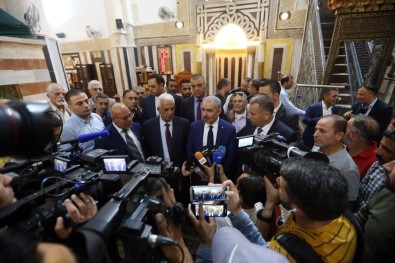Filistin Basbakani Istiyye, Israil Isgali Altindaki Camiyi Ziyaret Etti