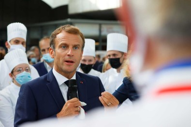 Fransa Cumhurbaskani Macron'a 'Yumurtali' Saldiri