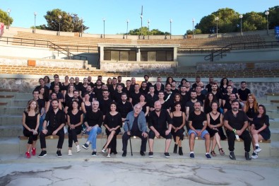 Izmir Sehir Tiyatrosu 70 Yillik Aradan Sonra Perde Açiyor