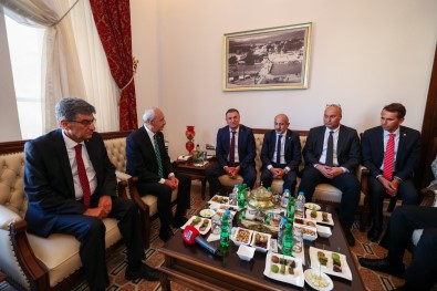 Kiliçdaroglu'ndan Baskan Savas'a Hizmet Tesekkürü