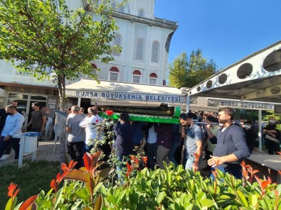 Korona Virüs Bildirisiyle Gündem Olan Cumhuriyet Savcisi'nin Babasi Korona Virüs Sebebiyle Hayatini Kaybetti