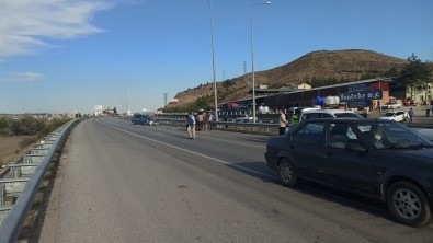 Otomobil Ile Traktör Çarpisti Açiklamasi 3 Yarali