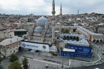 (Özel) Eminönü'ndeki Yeni Cami'de Restorasyon Çalismalarinin Yüzde 85'I Tamamlandi