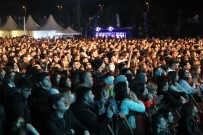 Ünlü Isimler Kozlu Müzik Festivalinde Bulustu