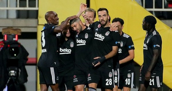Beşiktaş Ajax Maçı Saat Kaçta? Beşiktaş Ajax maçı hangi kanalda? Canlı İzle