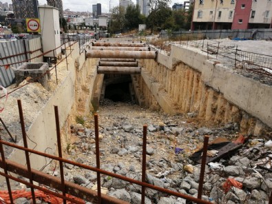 İkitelli - Ataköy metrosunda çalışmalar adeta durdu