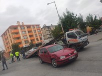Konya'da Motosiklet Otomobille Çarpisti Açiklamasi 1 Yarali
