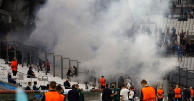 Marsilya maçı öncesi Fransız polisinden çirkin müdahale! Galatasaray taraftarına saldırdılar...