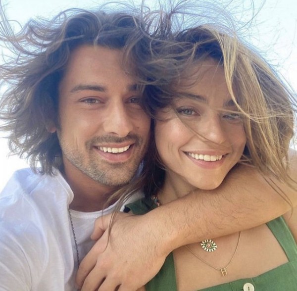 Alp Navruz ile Ayça Ayşin Turan aşk mı yaşıyor? Alp Navruz ile Ayça Ayşin Turan’dan Aşk Pozları