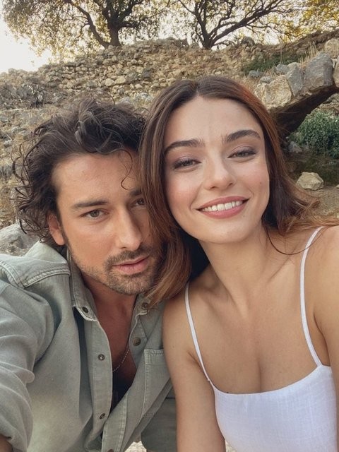 Alp Navruz ile Ayça Ayşin Turan aşk mı yaşıyor? Alp Navruz ile Ayça Ayşin Turan’dan Aşk Pozları