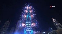 Dubai 2022'Ye Havai Fiseklerle Merhaba Dedi