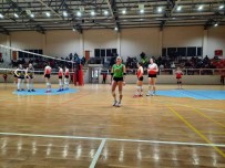 Ayvalikgücü Voleybolda Doludizgin Gidiyor