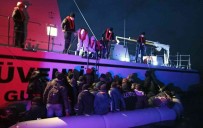 Botlari Arizalanan Göçmenleri Sahil Güvenlik Kurtardi