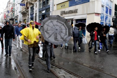 Istanbul'a Firtina Uyarisi