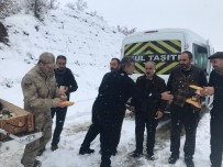 Jandarma Karda Mahsur Kalan 1'I Bebek 10 Kisiyi Kurtardi