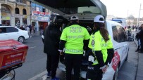 Taksim'de Kurallara Uymayan Sürücülere Ceza Yagdi