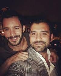 Kardeşi ile benzerliği şaşırttı!