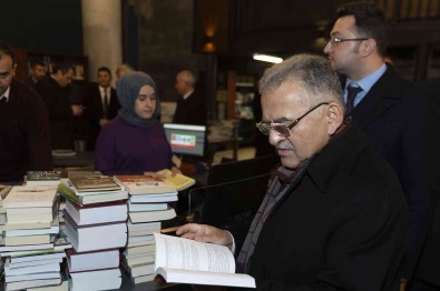 Büyüksehir Kütüphanelerinden 2021'De 1 Milyona Yakin Kisi Faydalandi