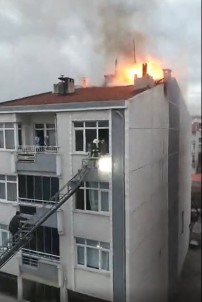 Hayrabolu'da Çati Yangini