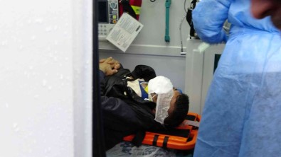 Manavgat'ta Kamyon Tira Arkadan Çarpti Açiklamasi 1 Yarali