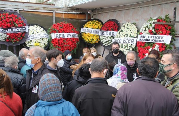 Hepsi grubunun sarışın Gülçin Ergül'ü kazada sevgilisi Erdal Şeyda Lafçı'yı kaybetmişti... Grup üyelerinden Cemre Kemer süreci anlattı